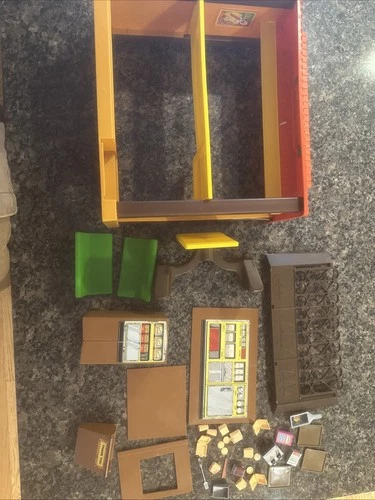 Mattel Vintage 1982 Barbie Loves McDonalds Restaurant Playset Incomplete