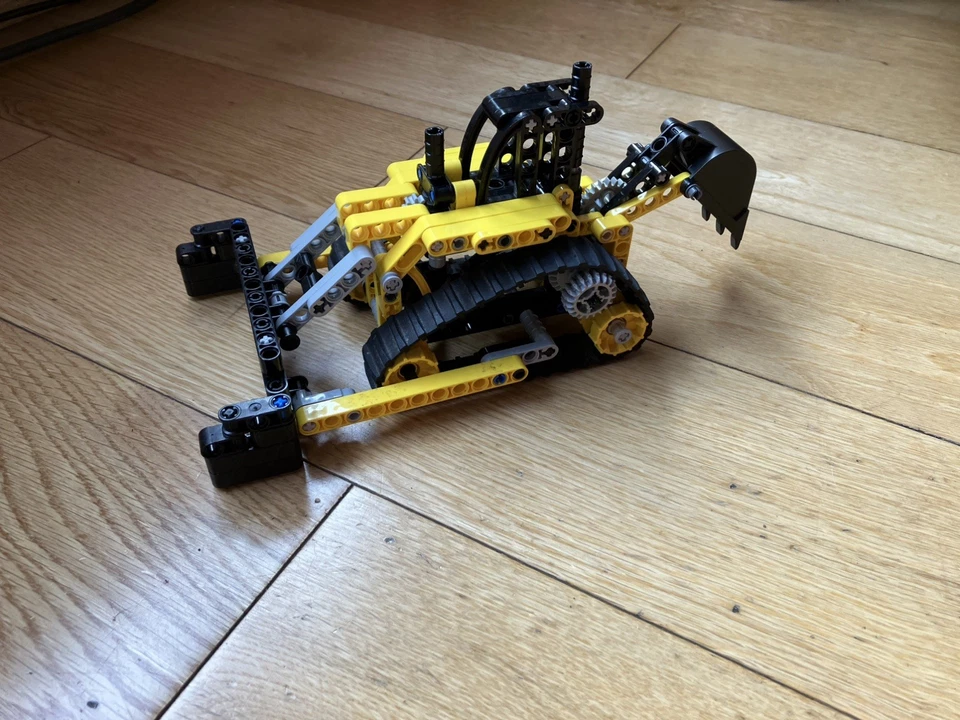 LEGO Technic 8419 Excavator, photo 1 of 5