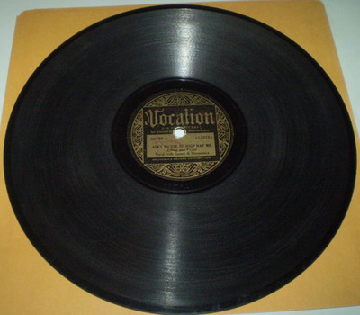 1933 Country 78 ASHLEY AND FOSTER - VOCALION 02789 - AIN'T NO USE TO HIGH HAT ME