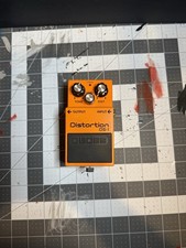 Boss DS-1 Distortion Guitar Effect Pedal (rea...