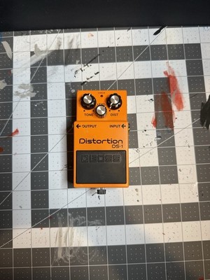 Boss DS-1 Distortion Guitar Effect Pedal (read Description)