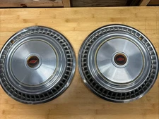 1975-1991 Chevrolet Pickup/Blazer/Suburban 15" Hubcap Suburban C1500 Red Cap