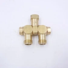 TeeJet 2 Outlet Swivel Nozzle Body 1/4" FPT