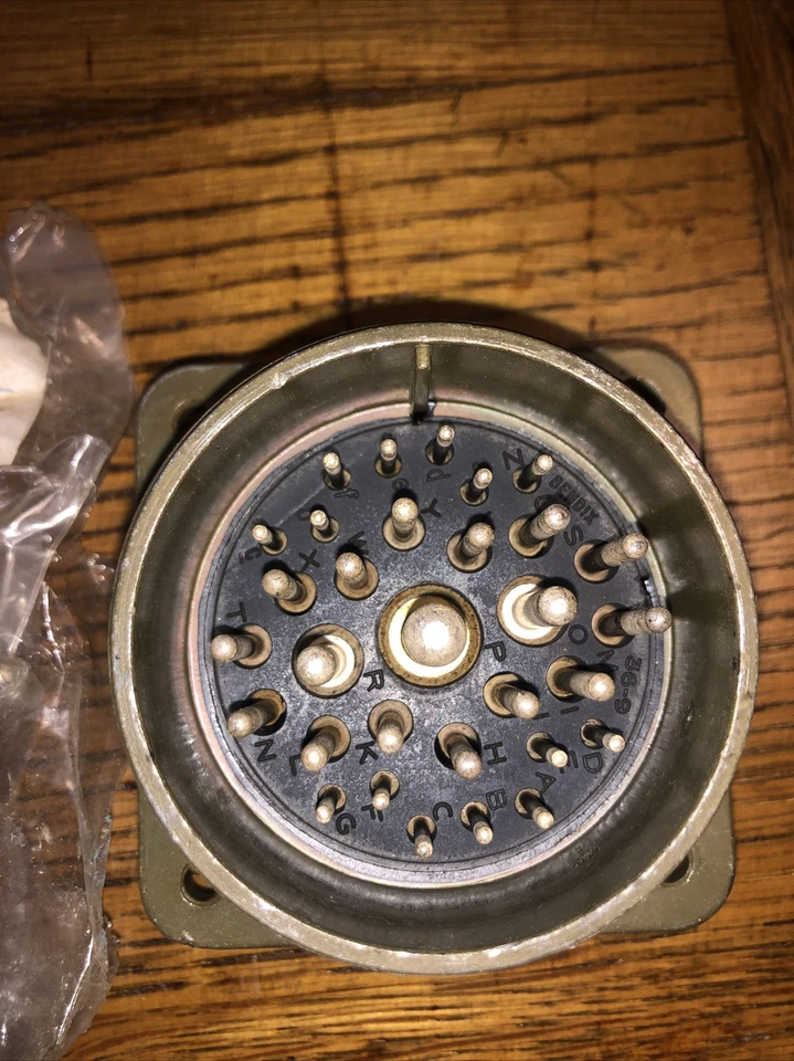 Eaton 31 PIN Circular FEMALE Connector Receptacle Outlet Part New Fast Free Ship - Image 2 of 4