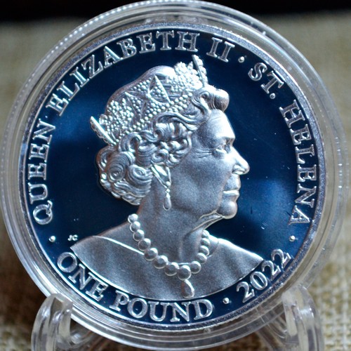 2022 Santa Elena Queen's Virtues Charity 1 oz 999 moneda de plata a prueba 1 libra - Imagen 2 de 6
