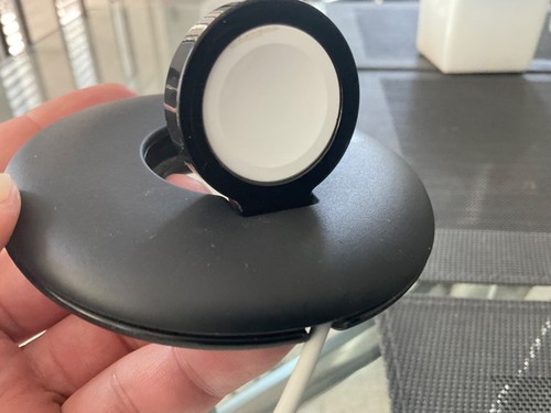 verstellbare Belkin Ladeauflage inkl. Ladekabel für Apple Watch - Zdjęcie 2 z 3