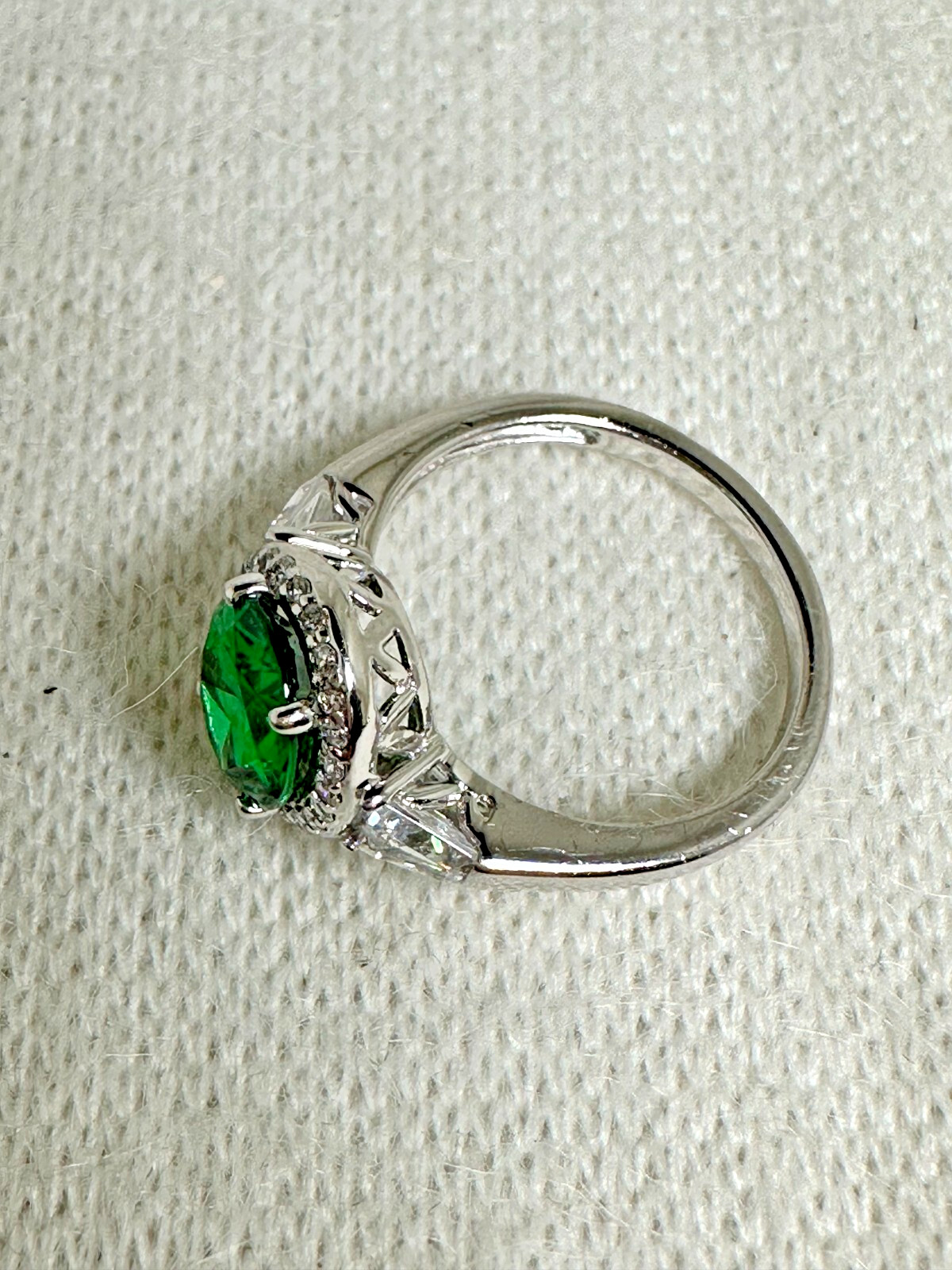 Sterling Silver Ring with Large Emerald Green Rou… - image 4