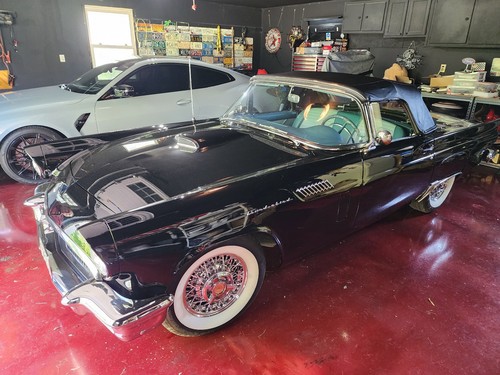 1957 Ford Thunderbird