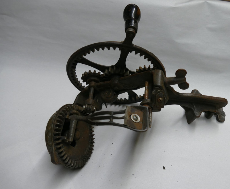 antique cast iron hand crank apple peeler