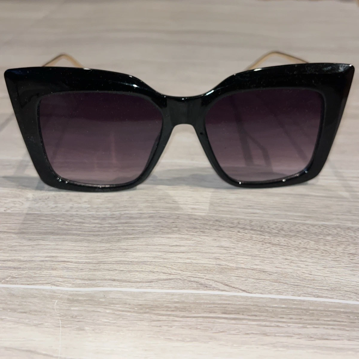 XOXO Women\'s Oversized Cat Eye Sunglasses Amazon.com: XOXO Designer Sunglasses X2331 in Blue Demi with  main image 2