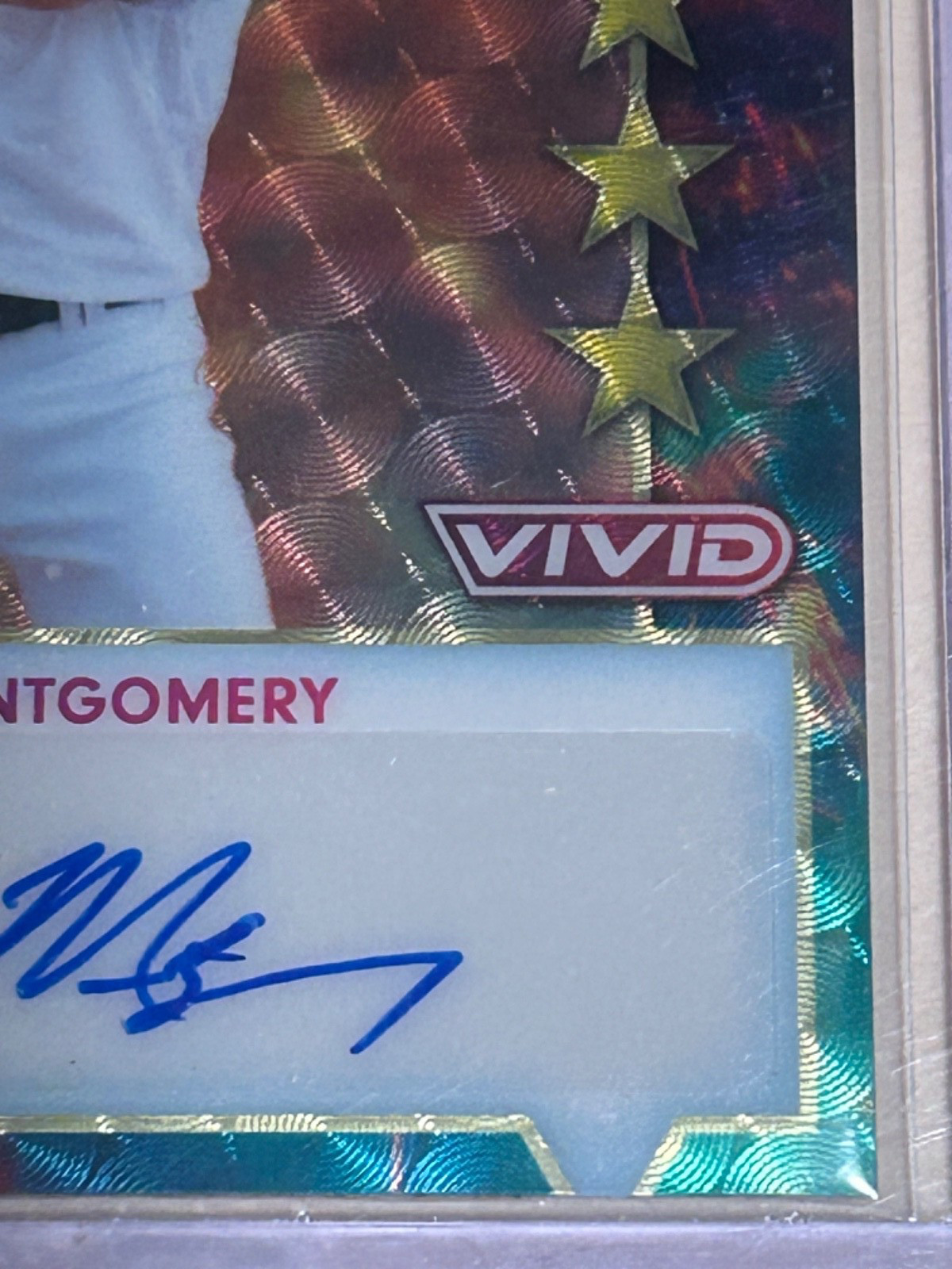 #1/1 BRADEN MONTGOMERY AUTO 2024 LEAF VIVID GLOWING REVIEW VINYL GOLD CIRCLES SP view 5