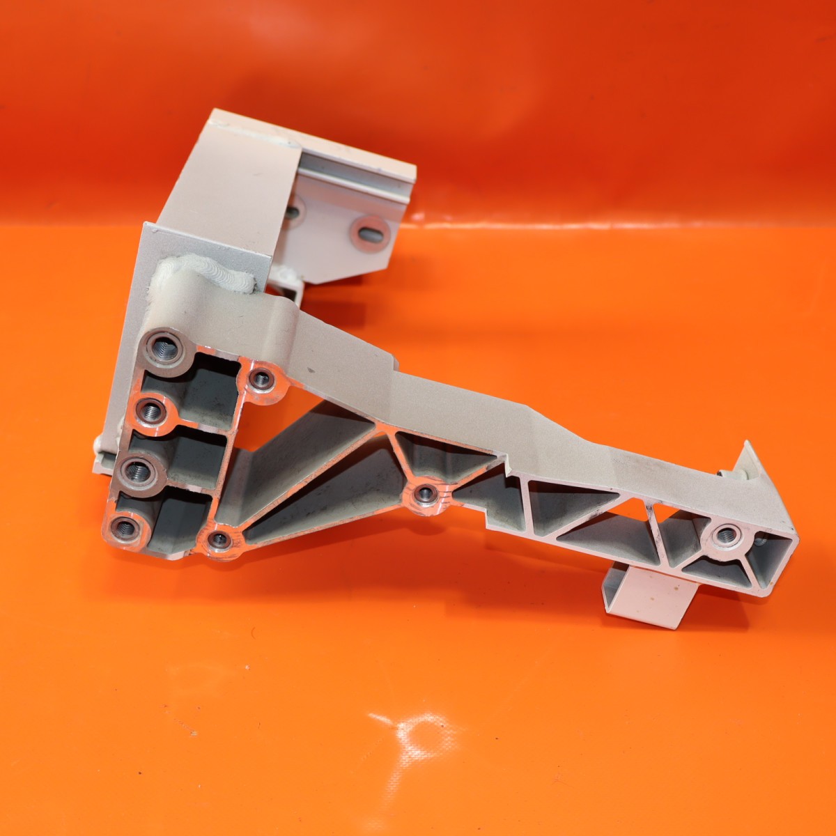 ROLLS ROYCE CULLINAN CARRIER SUPPORT BRACKET RIGHT 2017-2022 2023 41007448932