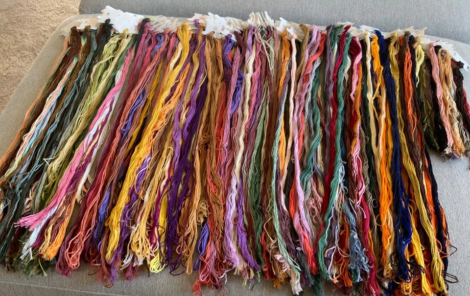 Lot 180 DMC EMBROIDERY CROSS STITCH FLOSS THREAD Mixed Colors - Image 3 of 4