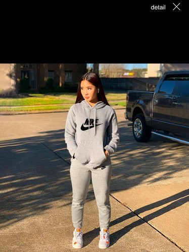 nike sets for women - Picture 4 of 5