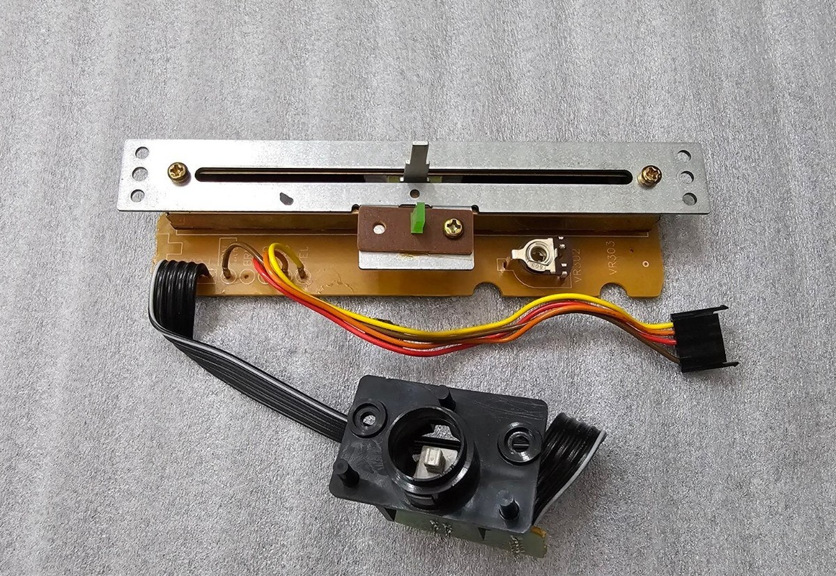 Technics sl1200 Ltd, Original Pitch Fader With Click Center Technics sl1200 Ltd, Original Pitch Fader With Click Center