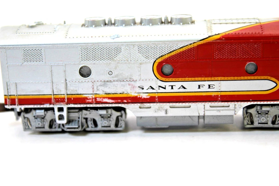 KATO SANTA FE F-7A AND F7B BOTH POWERED N SCALE LOT 58 - Image 4 of 4