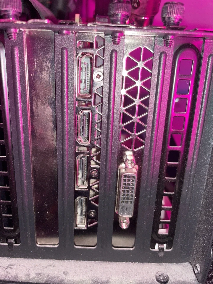 NIVIDIA GeForce Titan x Water Cooled Graphics Card 12GB - Image 3 of 4