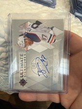 2023-24 Upper Deck Ultimate Collection Signatures Connor McDavid Auto
