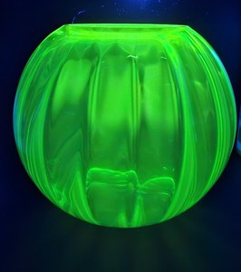 Stunning Art Glass Round Uranium Fish Bowl  7" Round seems much bigger.