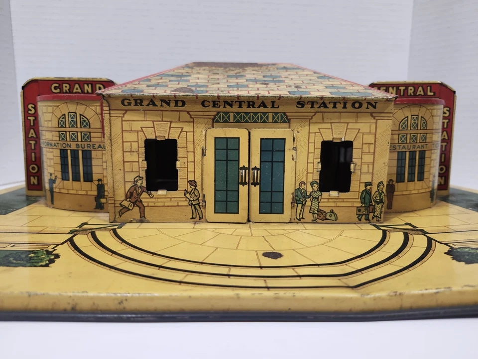 Marx Grand Central Station Tin Litho #2940 1930's Vintage W/Wired Lights - Image 2 of 4