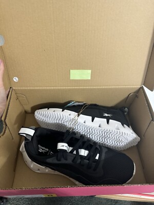 Size 8 - Reebok Zig Dynamica Black White W