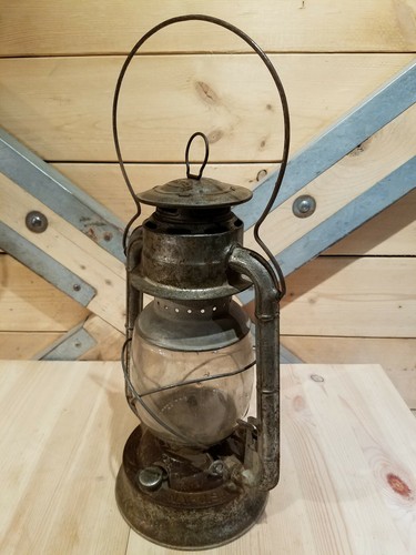 Dietz No. 2 D - Lite Lantern Kerosene Lamp Hanging 13" USA - Swanky Barn - Picture 5 of 12