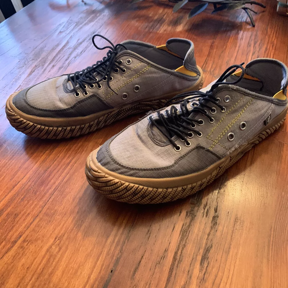 Hybrid green hotsell label sneakers