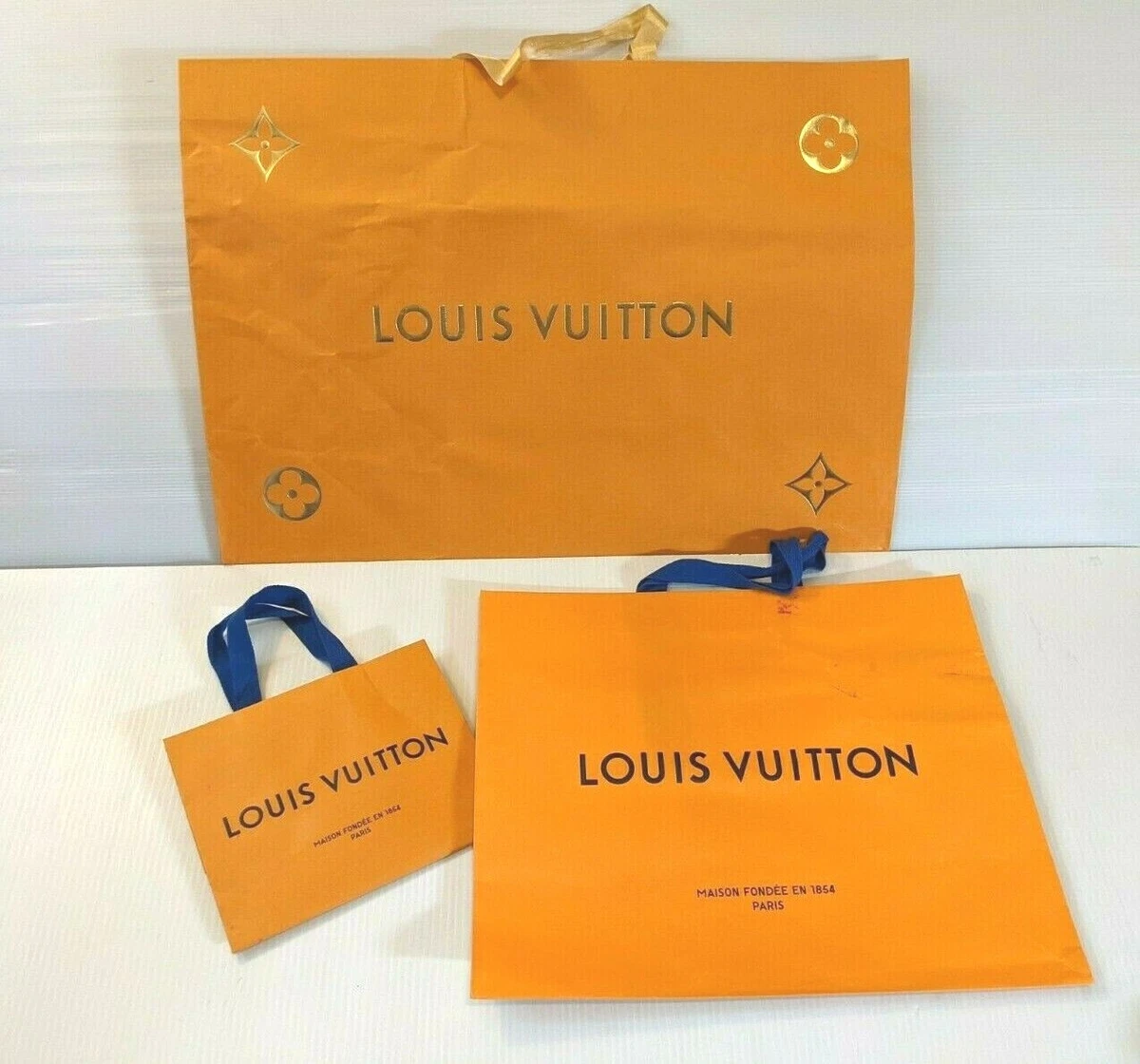 louis shopping bags plastic