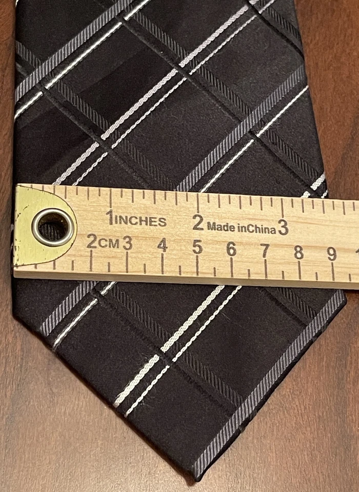 Geoffrey Beene Black Hand Made 100% Silk Men’s Neck Tie Made In China - Image 4 of 4