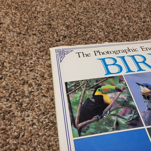 Photographic Encyclopedia of Birds by Richard Coomber Hardcover - Picture 4 of 6