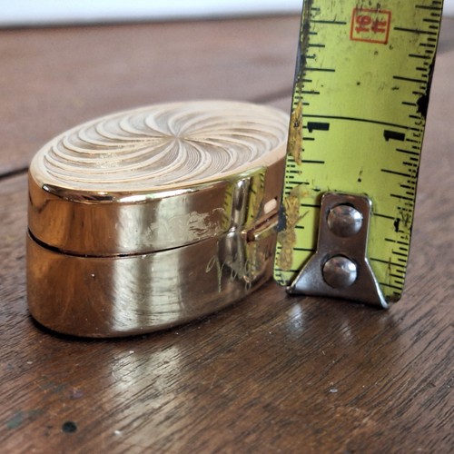 VTG Max Factor Lipstick/Mirror Compact Case Goldtone Snap Closure 1.25" X 2.25" - Imagen 12 de 18