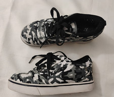 Heelys Pro 20 Camo Wheeled Sneakers Gray Black White Lace-Up Kids US 4.5 skate