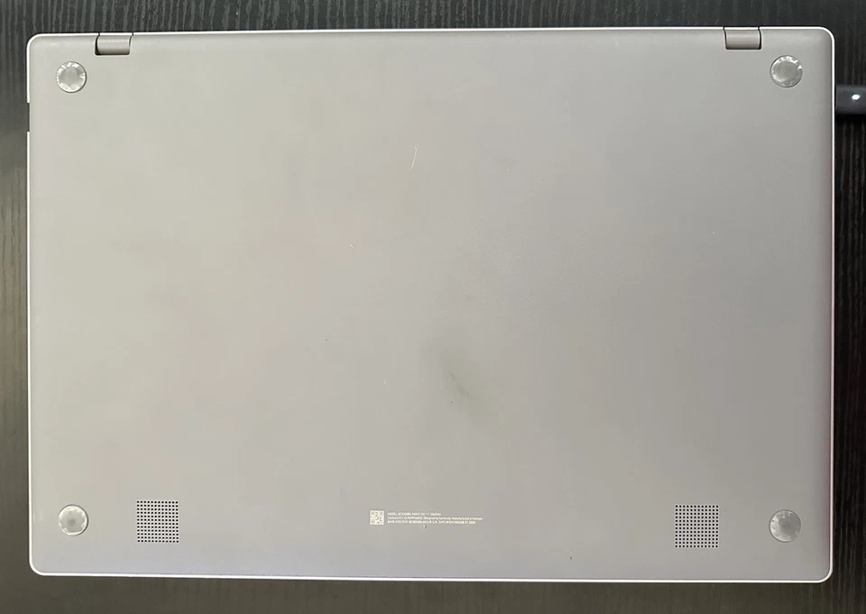 Samsung Chromebook 15.6" N4020, 4GB RAM, 32GB eMMC, XE350XBA-K01US con Cargador Foto 2 de 4