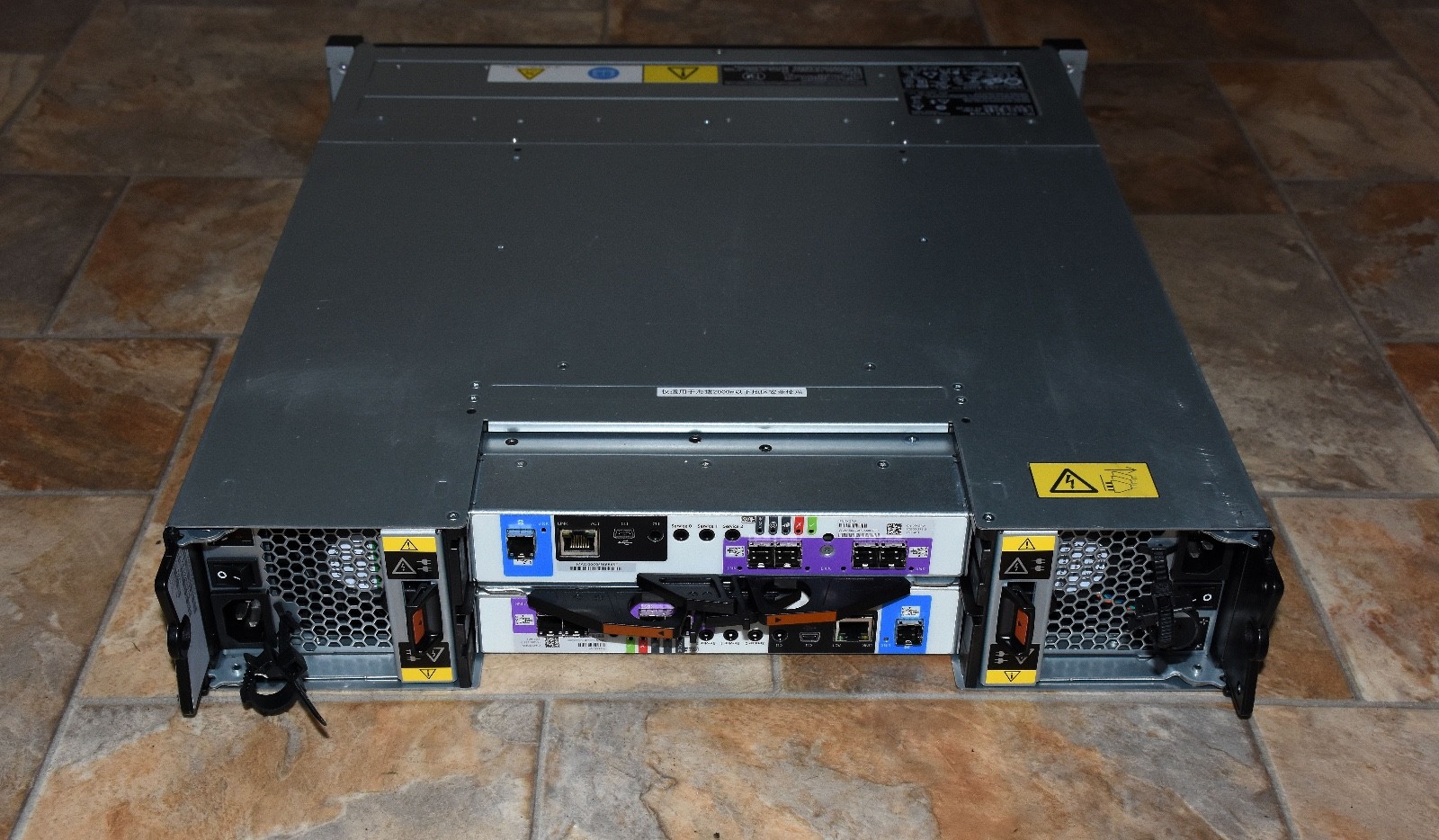 Dell EMC PowerVault ME4024 - 2.5in Storage Array - Dual FXGPW SAS Controllers