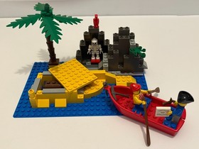 LEGO Pirates: 6254 Rocky Reef 100% Complete with Instructions & Box