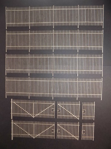 8ft steel security fencing (112cms)+ 6 various gates -  1:43 scale fence O gauge - Picture 2 of 5