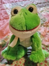 Russ Berrie Shining Stars Green FROG Soft Plush Stuffed Animal Excellent