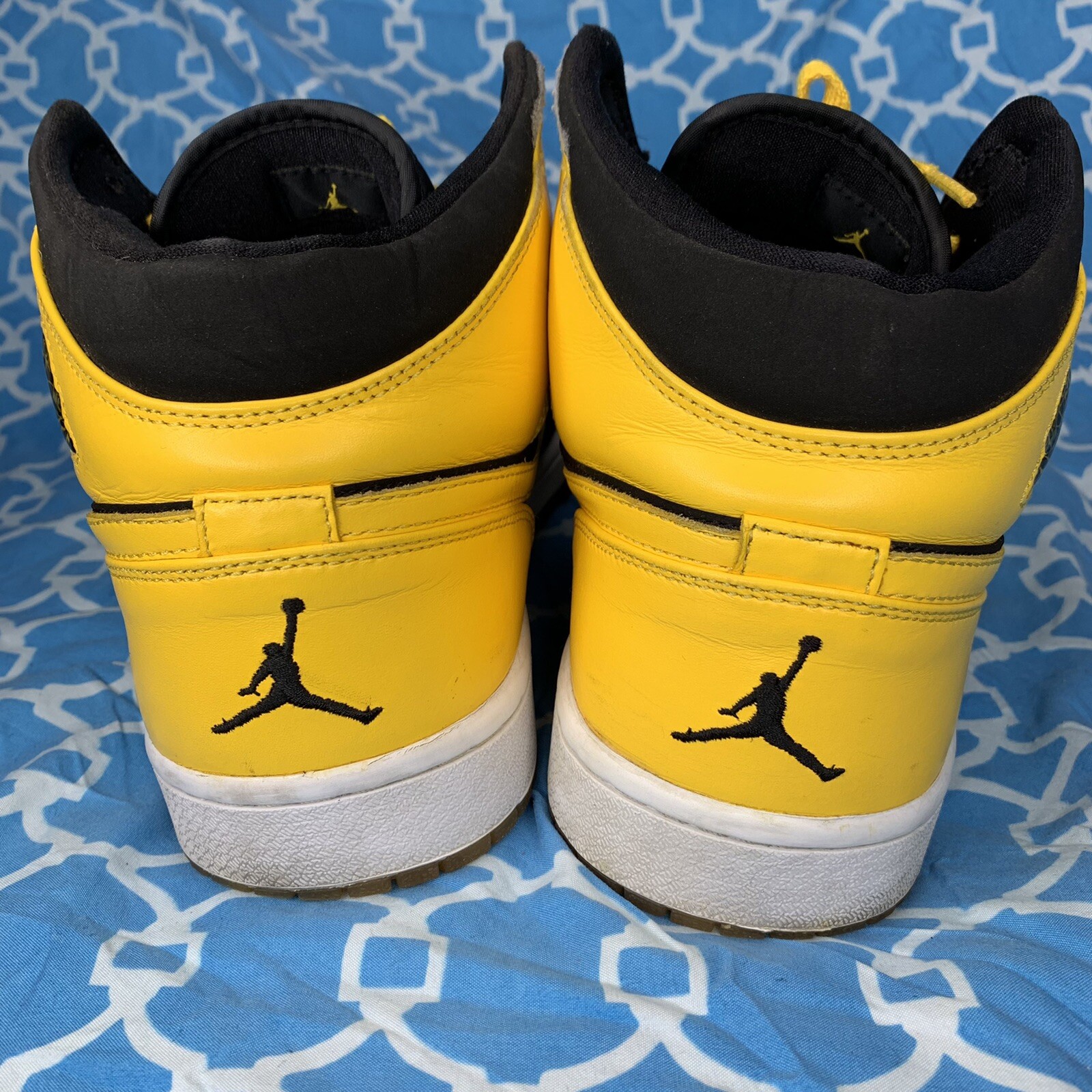 michael jordan in retro 1