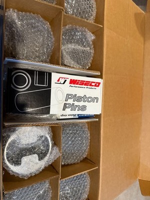 CUSTOM 1/1 WISECO EXPERIMENTAL PISTONS MADE FOR BLUEPRINT ENGINES  4.600 BBC 632