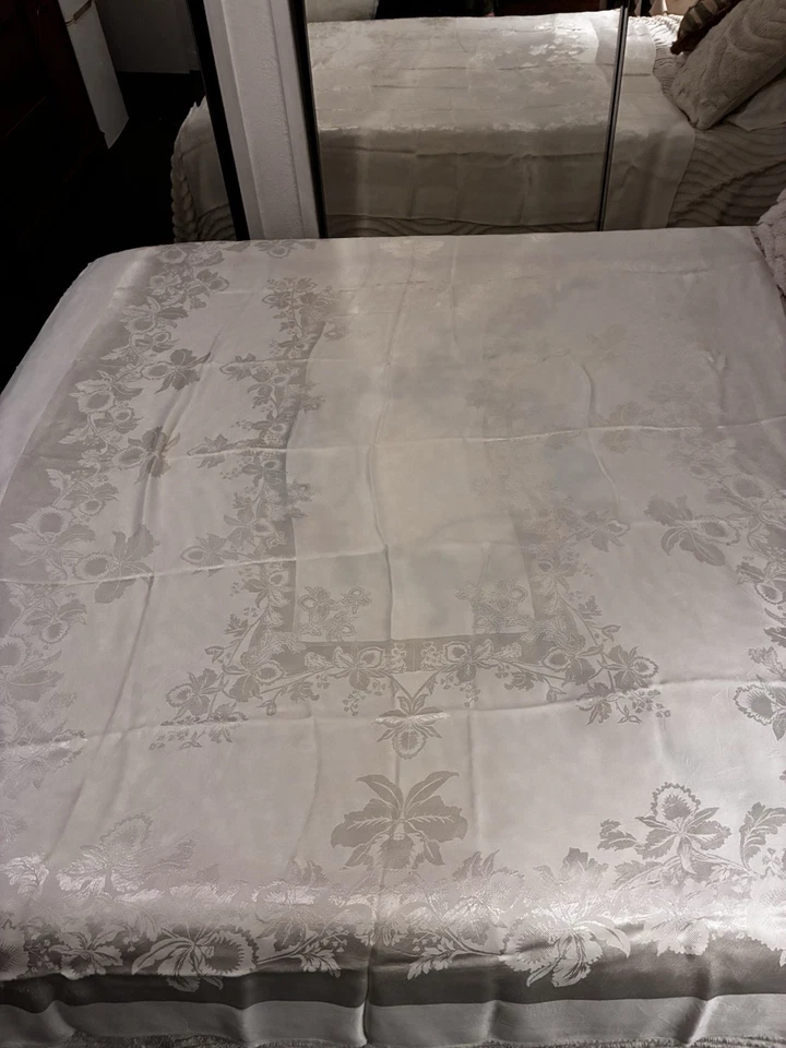 Silky Soft Vintage Jacquard White Tablecloth 5ft X6.7 Ft Holiday Floral - Image 4 of 4