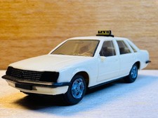 1:87 H0 herpa, Opel Senator A Taxi, kleine Traverse,  elfenbein, LM-Felgen