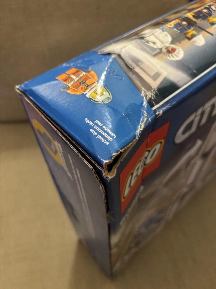 LEGO City ROCKET ASSEMBLY & TRANSPORT 60229 Brand New Sealed RETIRED Space Ship - Image 4 of 4