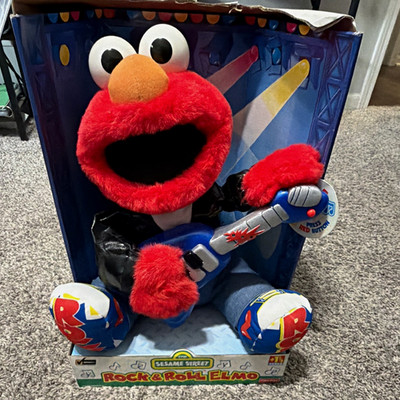 Fisher-Price Sesame Street Rock & Roll Elmo Talking Plush Toy w/ Guitar 2008