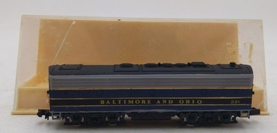 Bachmann N Scale F-9 B Unit Baltimore & Ohio Dummy Locomotive #221 EX/Box
