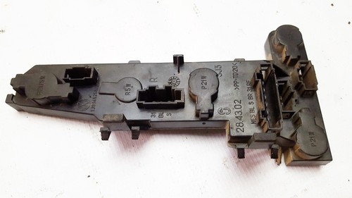 Volkswagen Golf 2000 Tailight Bulb Holder (Lamp Carrier) 284302, 2 #747657-04