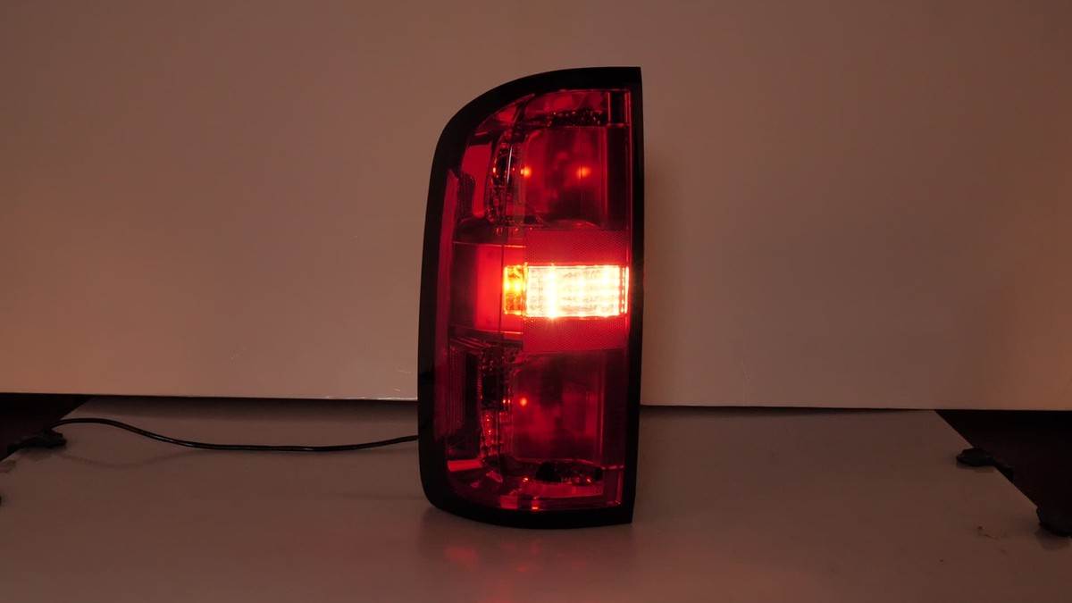 Gubebaili Feu arrière LED pour Chevy Colorado/Fit pour GMC Canyon 2015-2022 (type halogène d'usine), ensemble de feu de frein arrière, boîtier noir lentille fumée