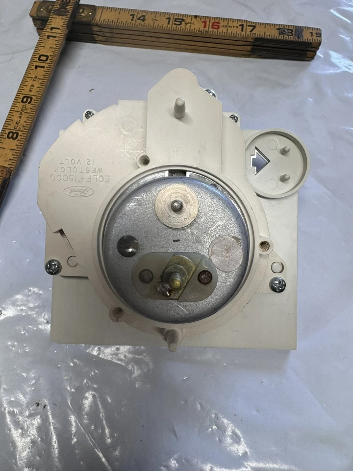 1984 Lincoln Continental silver dashboard clock working.. - Image 3 of 4