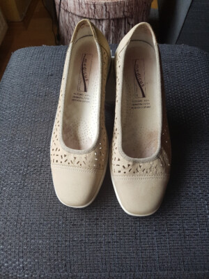 MEDICUS Luftpolster Damenschuhe  Modell Hildegard Beige-weiss   Grösse H 5 1/2