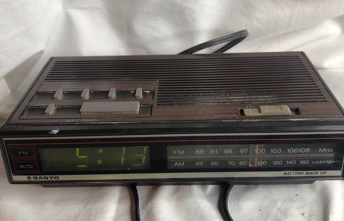 RM 5200 サンヨー　クロック ラジオ SANYO 未使用 Yahoo!オークション - SANYO サンヨー RM5200 ラジオ付き目覚ましデジ