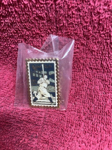 Babe Ruth metal stamp lapel pin USA 20 cent - Picture 2 of 3